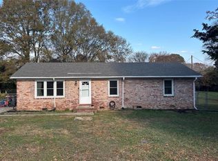 110 Ridgemont Ct, Greenwood, SC 29649