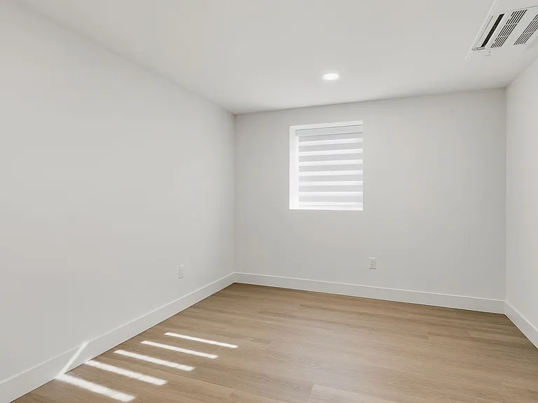 11738 Phinney Ave N #B — Photo 14