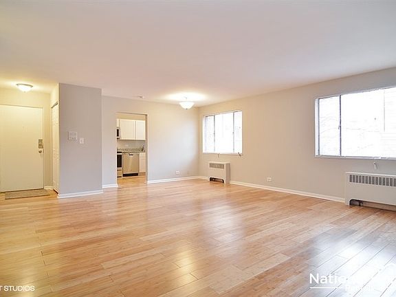 2nd image of 6250 N Francisco Ave