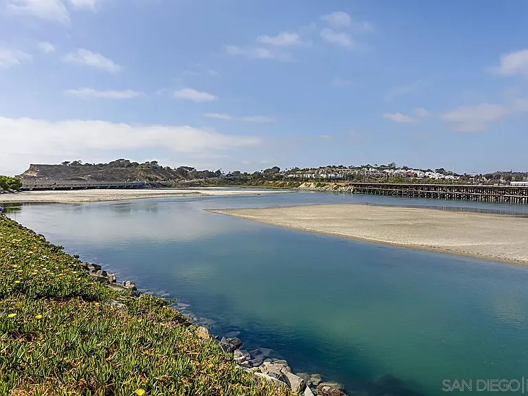 1847 Coast Blvd — Photo 26