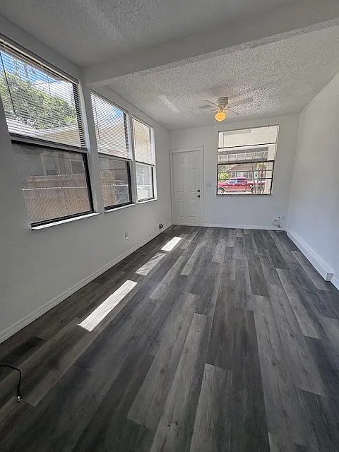 1 bed, 375 sqft, $950 — Photo 2