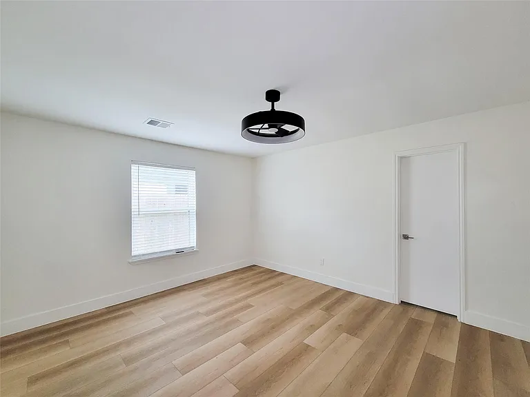 8103 Wind Forest Dr — Photo 24