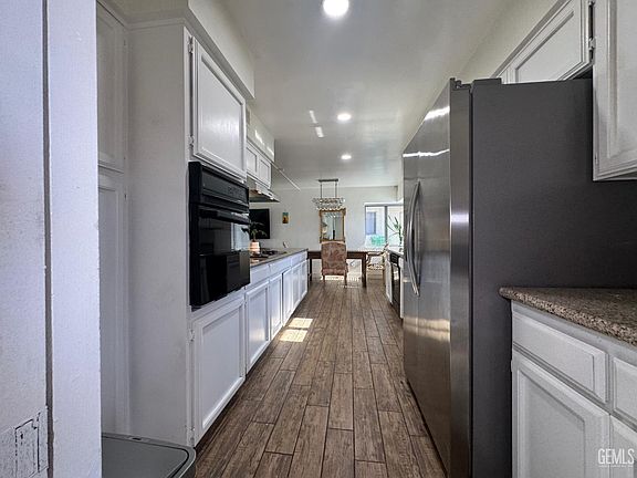 4th image of 300 S Garnsey Ave