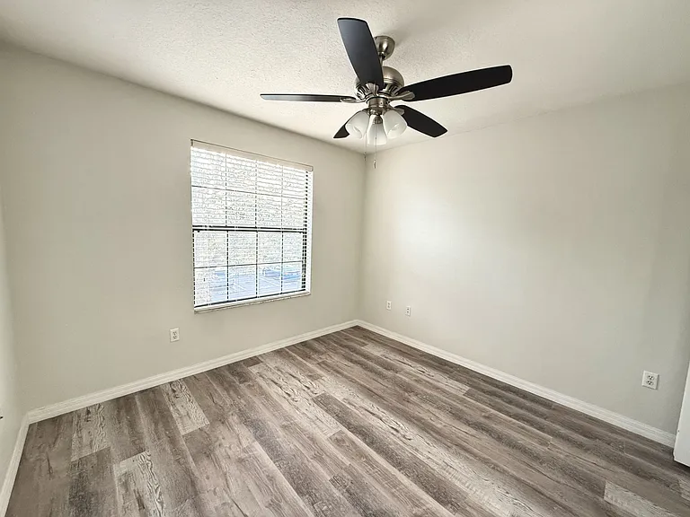 2525 Oleander Lakes Dr — Photo 14