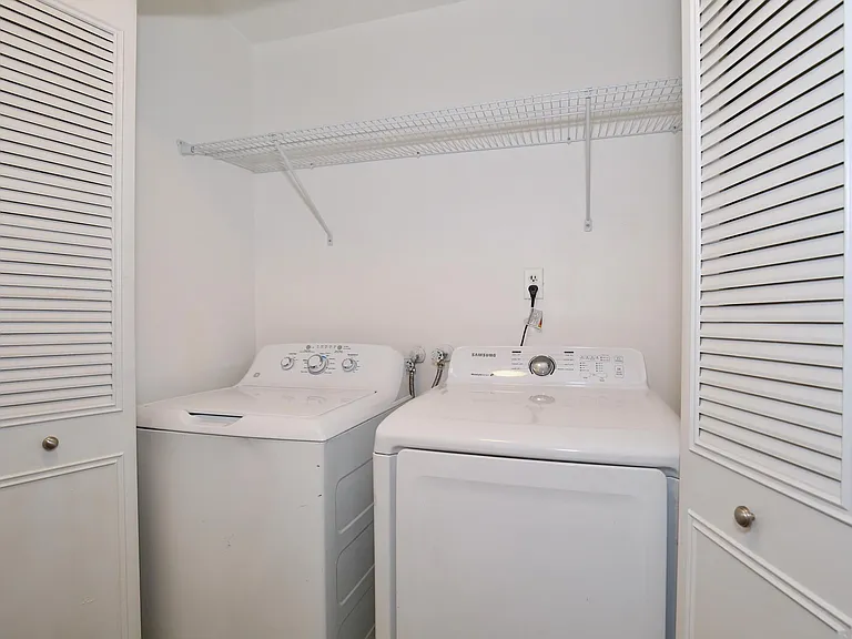 2548 Clairmont Ave — Photo 16