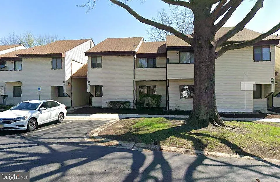 16 E Daisy Ln #B