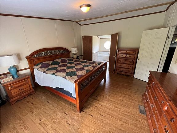 12th image of 8940 Cochran Place Dr