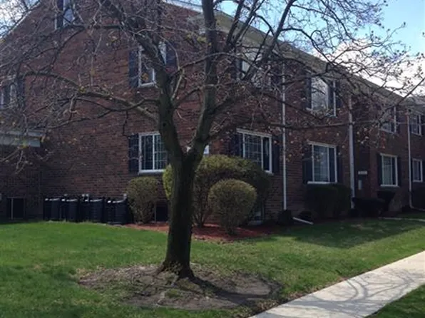25307 Shiawassee Cir APT 204-101-1, Southfield, MI 48033