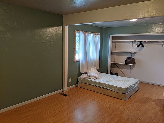 4th image of 121 S Lincoln Ave