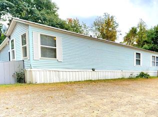 909 Ridge Rd, Windsor, ME 04363