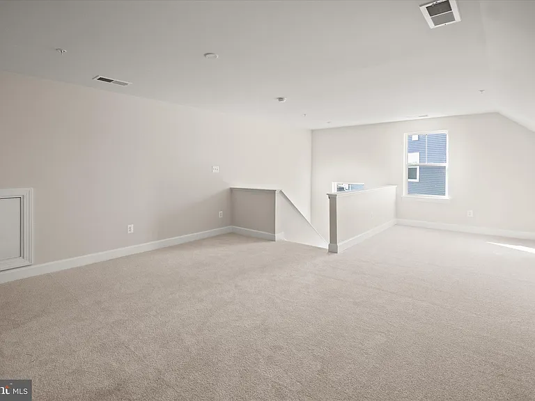 3823 Solidarity Cir — Photo 52