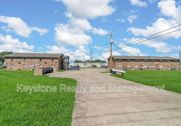 812 Pembroke Oak Grove Rd #16 — Photo 12