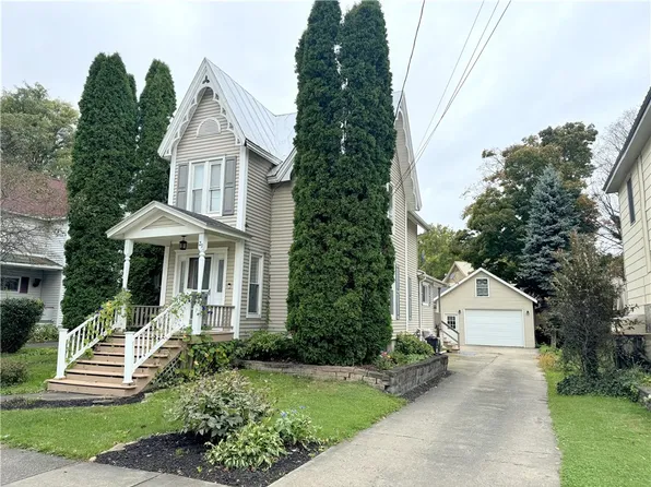 29 Russell St, Canisteo, NY 14823