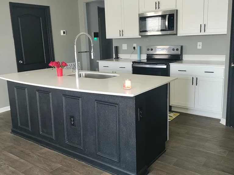 4260 Hemlock St — Photo 8