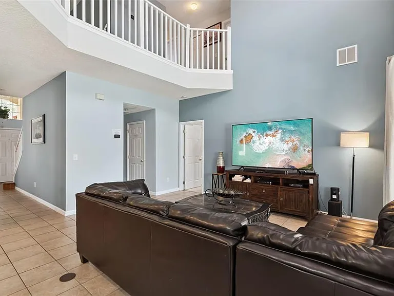 143 Cordova Ave — Photo 17