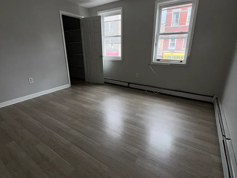 220 3rd St #3B — Photo 6