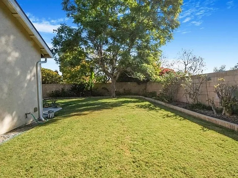24121 El Tiradore Cir — Photo 10