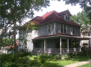 415 2nd St NW, Mount Vernon, IA 52314
