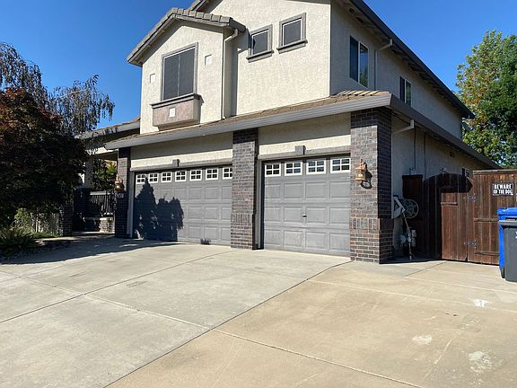 2nd image of 1027 Elk Hills Dr