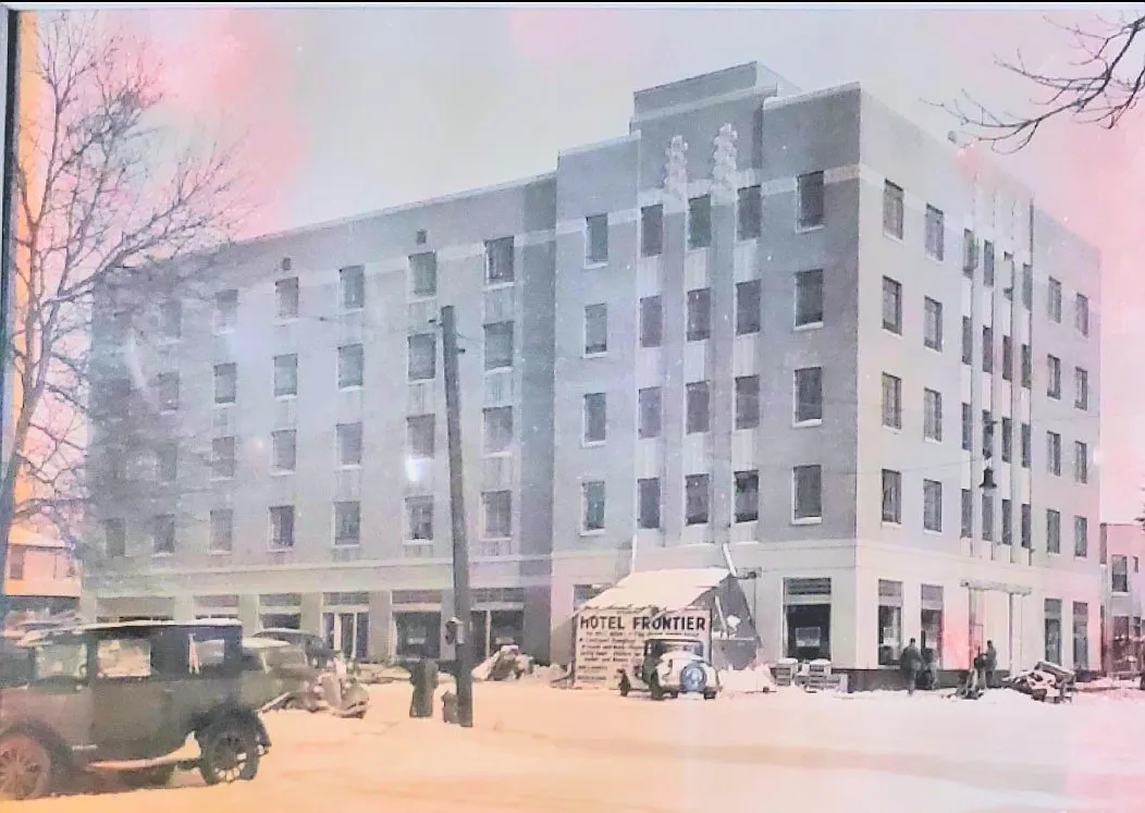 Hotel Froniter — Photo 1