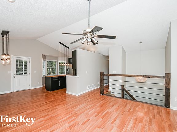 3rd image of 6400 Holborne Ln