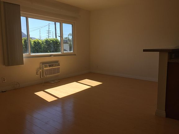 3rd image of 10842 Landale St #4