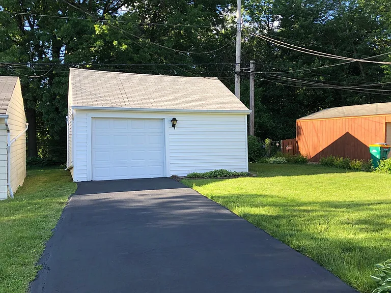 14605 Corridon Ave — Photo 2
