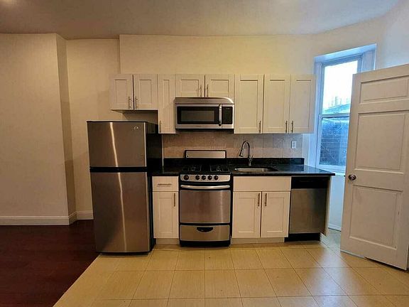 3rd image of 26 7th Ave S APT 2c