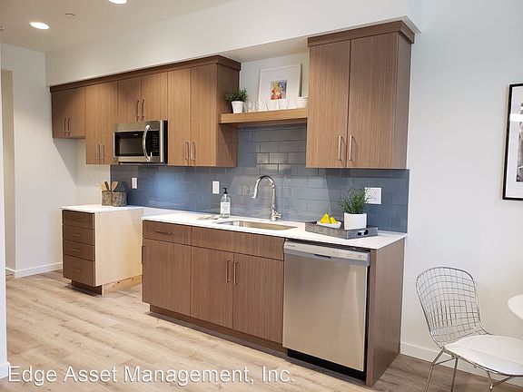 3rd image of 5959 S Virginia Ave Unit 306