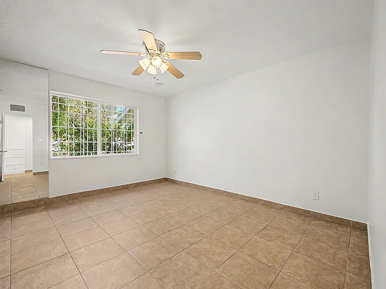 6138 N 15th Ave — Photo 14