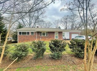 1114 12th Street Pl NE, Hickory, NC 28601