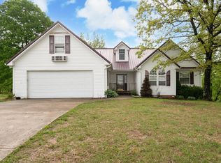 1342 Pleasant Grove Rd, Westmoreland, TN 37186