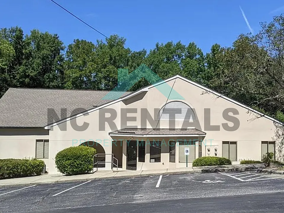 20 W Colony Pl #208