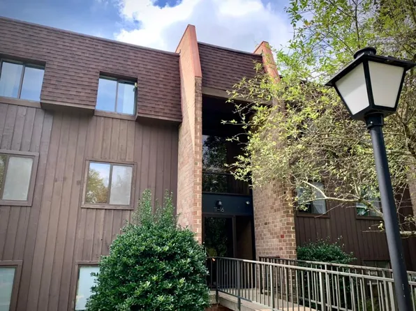 16 Hermitage Dr, New Hope, PA 18938