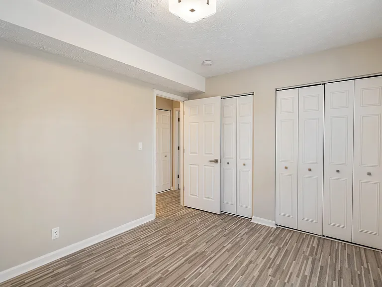 Green Valley Apartments — Photo 28