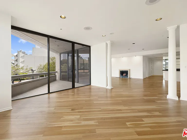 10430 Wilshire Blvd #202 — Photo 6