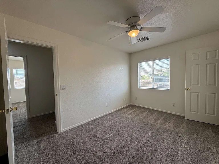 384 Anna Cir #A — Photo 20