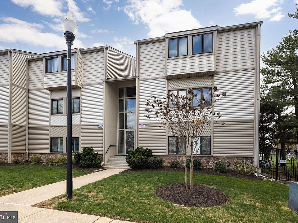 1st image of 550 Riviera Dr APT B