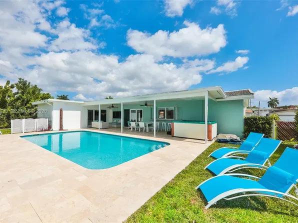 614 S Crescent Dr, Hollywood, FL 33021