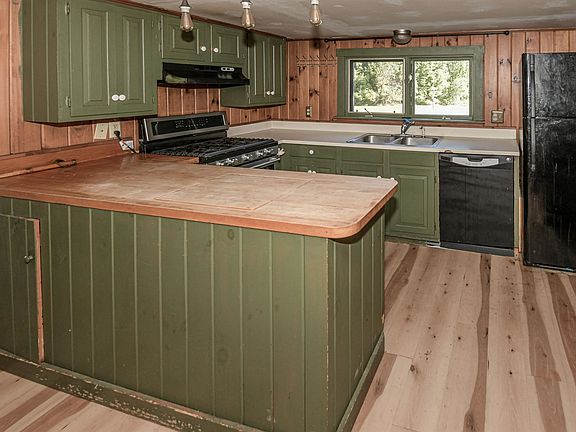 4th image of 149 Hemlock Bridge Road