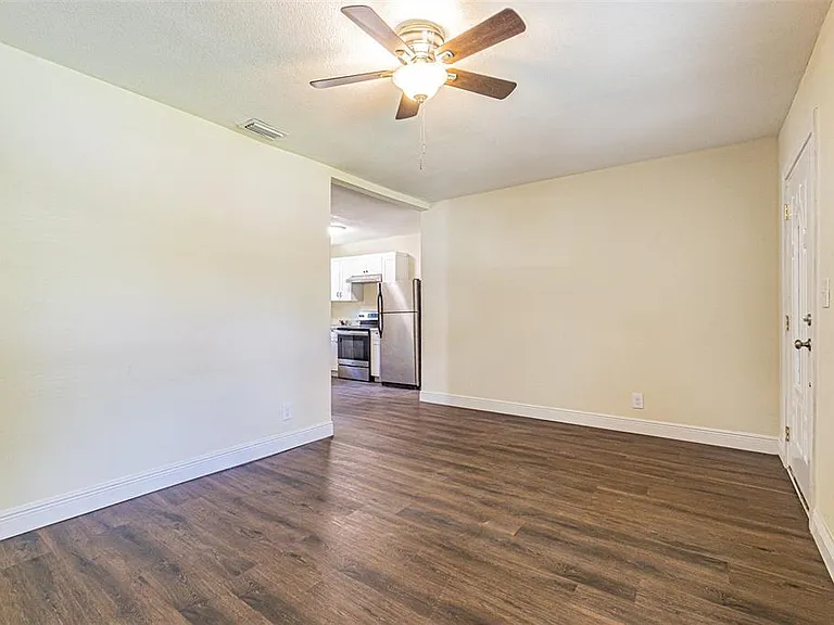 505 E Virginia Ave — Photo 4