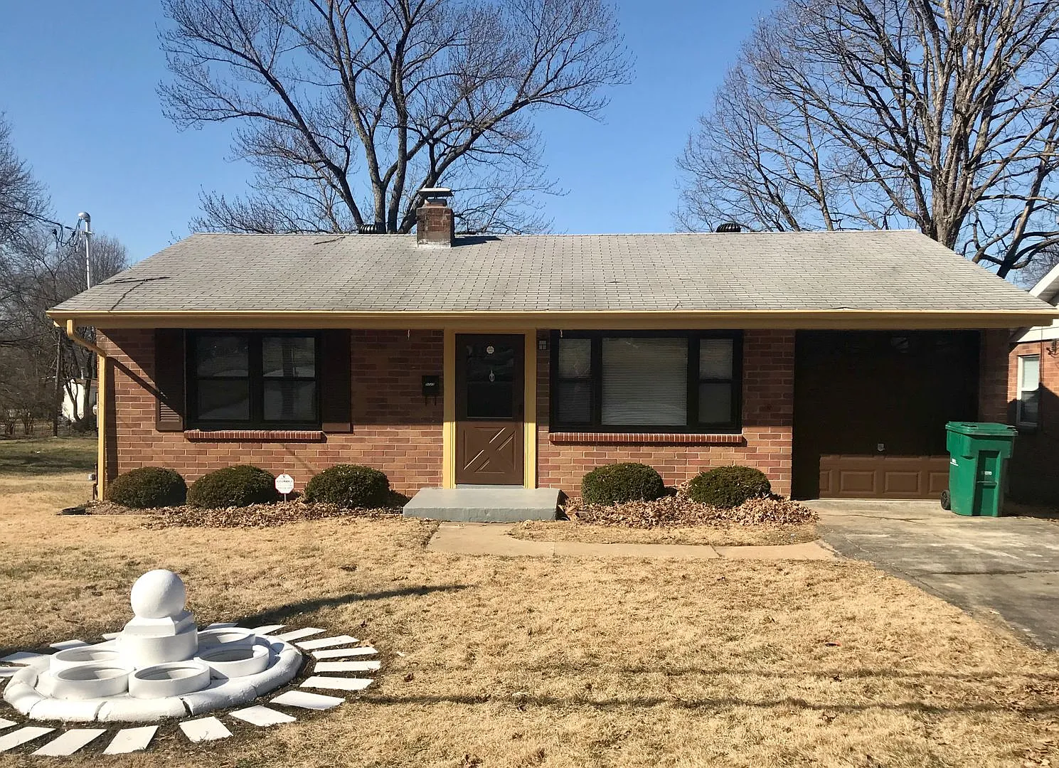 Coming Soon! Spacious Brick Rehab Home On Lilac, Rich Hardwoods, New Kitchen & Bath — Photo 1