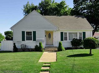 89 Cottage St, Cranston, RI 02910