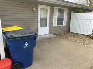 1300 N 7th St UNIT B, De Soto, MO 63020