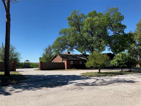2nd image of 16 Arledge Dr
