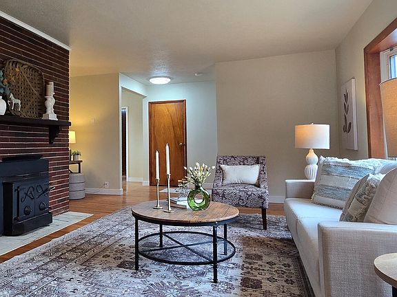 5th image of 2800 Mayflower Rd