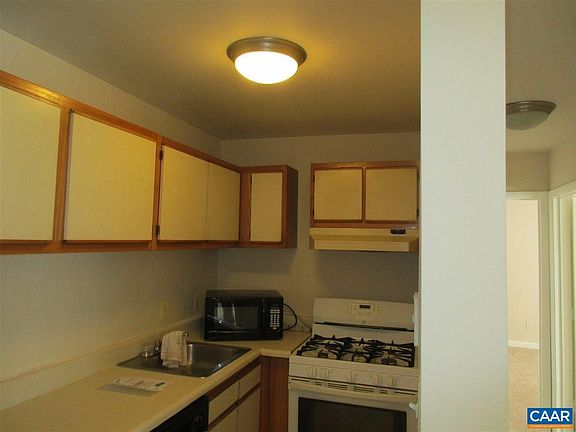 5th image of 820 Runnel Ct #6