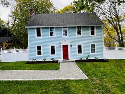 29 Canterbury Dr, Bradford, RI, 02808
