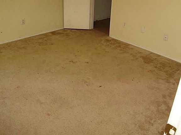 3rd image of 424 Meadow St