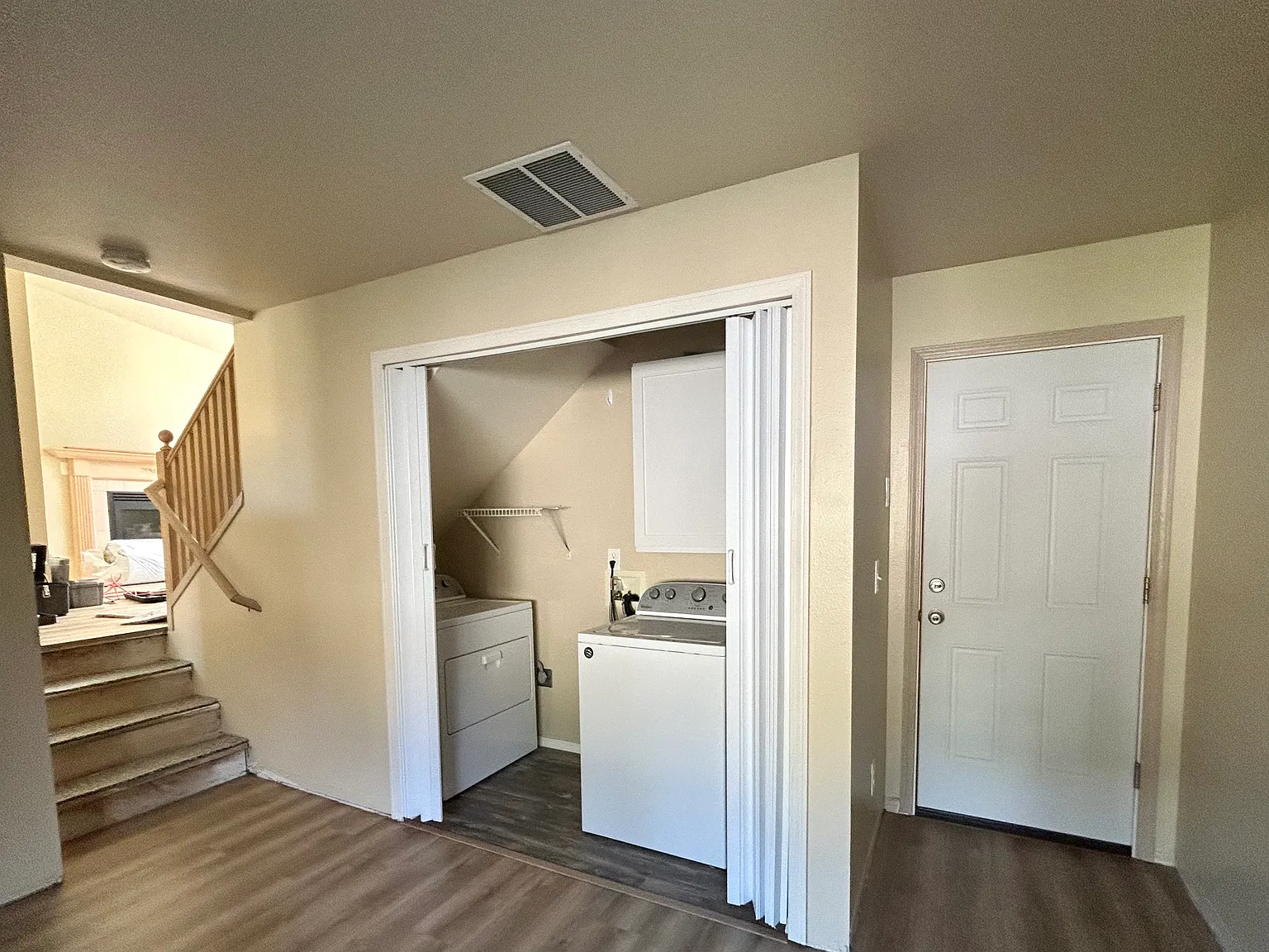 3 bed, 2.5 bath, 1667 sqft, $2,550 — Photo 4